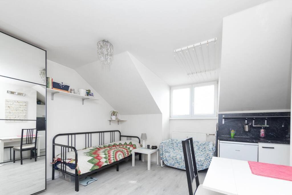 The Attic Studio Apartment Bratislava Exterior photo